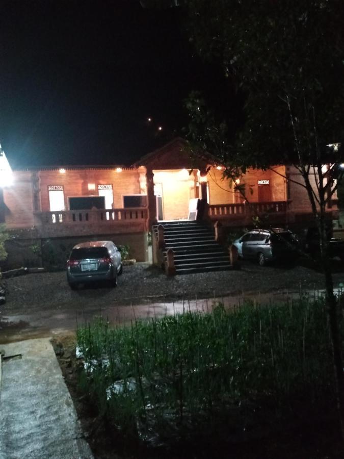 Villa Pringgitan Tawangmangu Esterno foto